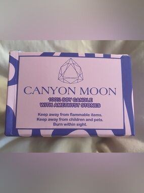 Canyon Moon Soy Candle with Amethyst Stones -